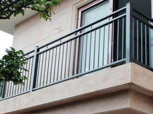 陽臺圍欄多少錢一米？