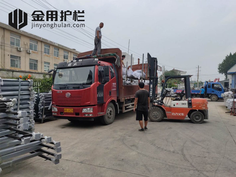 金用護(hù)欄2020年7月30日鋅鋼窗戶(hù)護(hù)欄裝車(chē)發(fā)貨! 金用護(hù)欄2020年7月30日鋅鋼窗戶(hù)護(hù)欄裝車(chē)發(fā)貨!