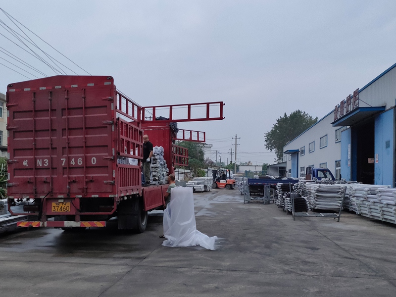 金用護(hù)欄2020年9月15日鋅鋼樓梯扶手發(fā)貨！