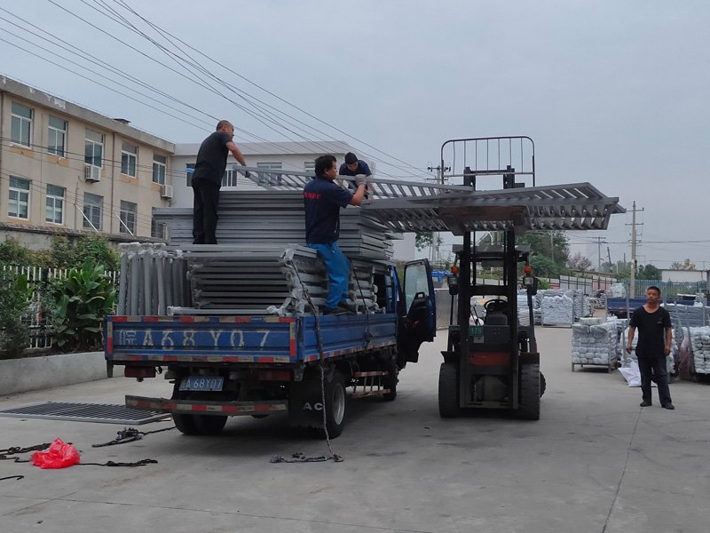 金用護欄2020年9月24日鋅鋼百葉窗發貨! 金用護欄2020年9月24日鋅鋼百葉窗發貨!