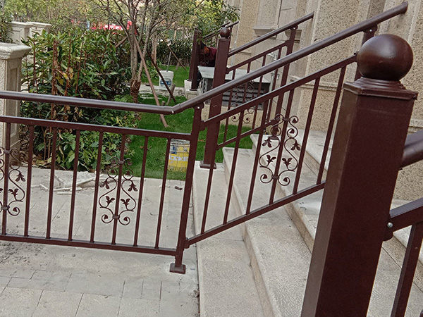 批量定制樓梯扶手，這幾種材質(zhì)的樓梯扶手最值得選擇！