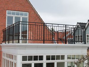 陽臺護(hù)欄價格多少錢一米？