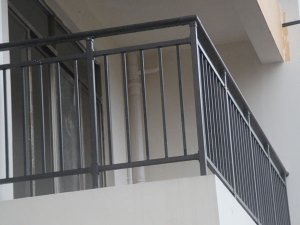 選擇鋅鋼護(hù)欄生產(chǎn)廠家，這幾點(diǎn)很重要！