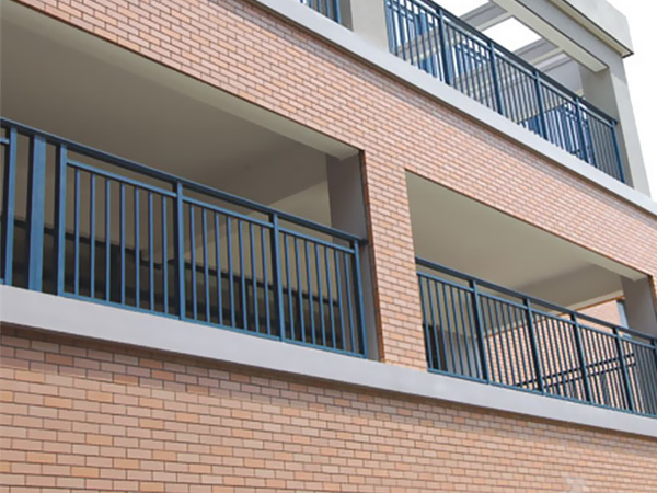 鋅鋼護(hù)欄高度國(guó)家標(biāo)準(zhǔn)規(guī)范要求 鋅鋼護(hù)欄高度國(guó)家標(biāo)準(zhǔn)規(guī)范要求