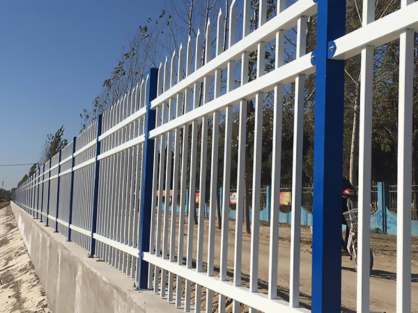 如何辨別鋅鋼護欄質(zhì)量的好壞？