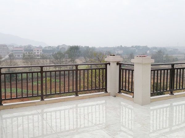 鋅鋼護欄多少錢一米? 鋅鋼護欄多少錢一米?