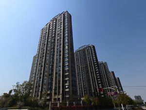 南京嘉譽山景苑小區(qū)陽臺護欄、樓梯扶手定制