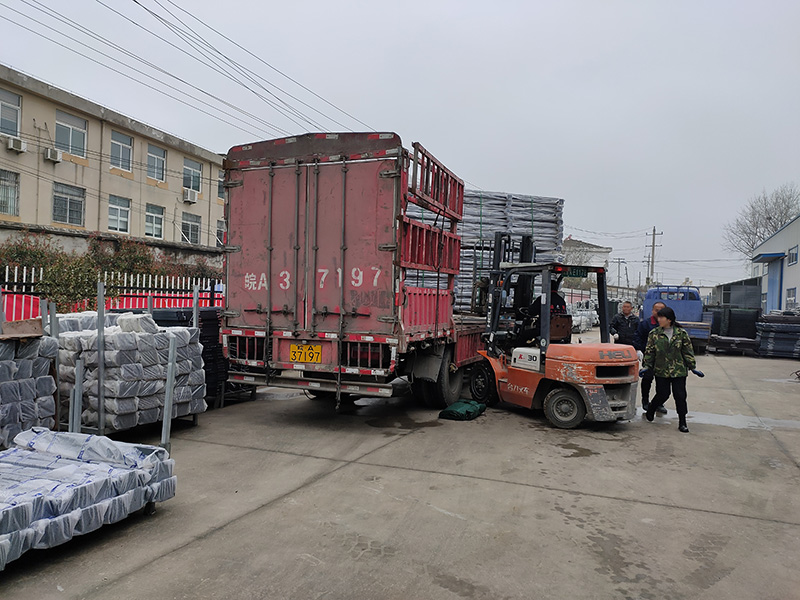 金用護(hù)欄2021年3月9日鋅鋼陽(yáng)臺(tái)護(hù)欄發(fā)貨！