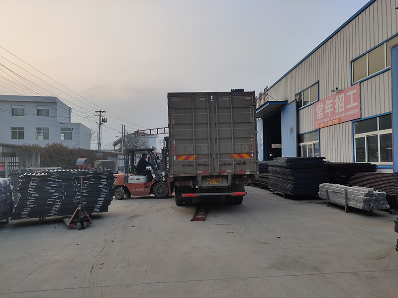 金用護欄2021年3月13日百葉窗發貨！