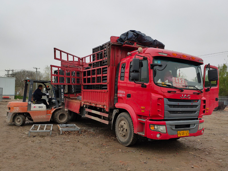 金用護(hù)欄2021年3月31日鋅鋼百葉窗發(fā)貨！