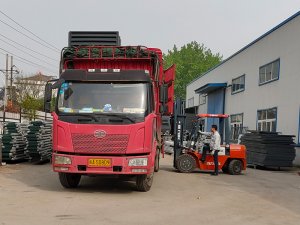 金用護(hù)欄2021年4月16日第一車百葉窗發(fā)貨！