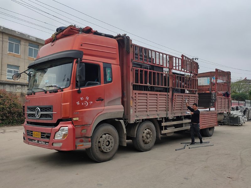 金用護欄2021年4月22日鋁合金百葉窗發貨！