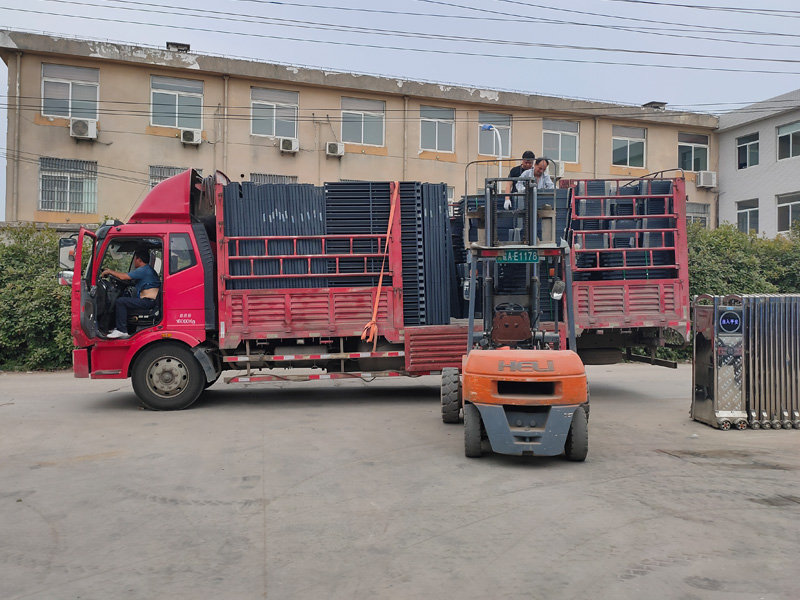 金用護欄2021年5月10日鋅鋼百葉窗發貨！