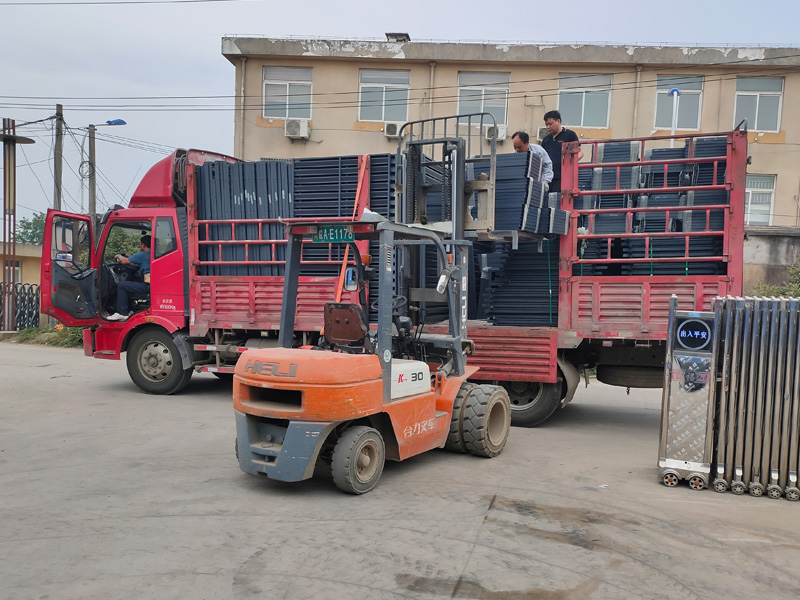 金用護欄2021年5月10日鋅鋼百葉窗發貨！