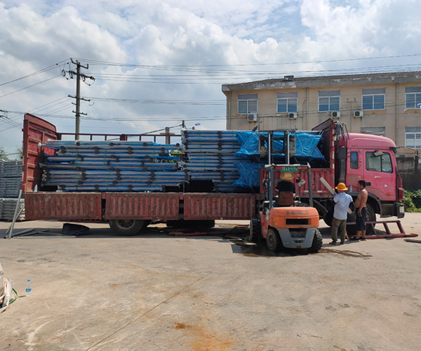 金用護欄2021年6月15日鋅鋼陽臺護欄發貨！