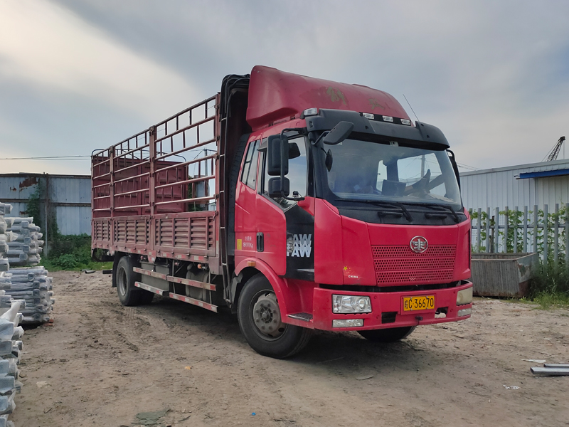 金用護欄2021年6月23日鋅鋼陽臺欄桿發貨！