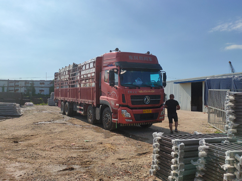 金用護(hù)欄2021年8月4日鋅鋼陽(yáng)臺(tái)護(hù)欄發(fā)貨！