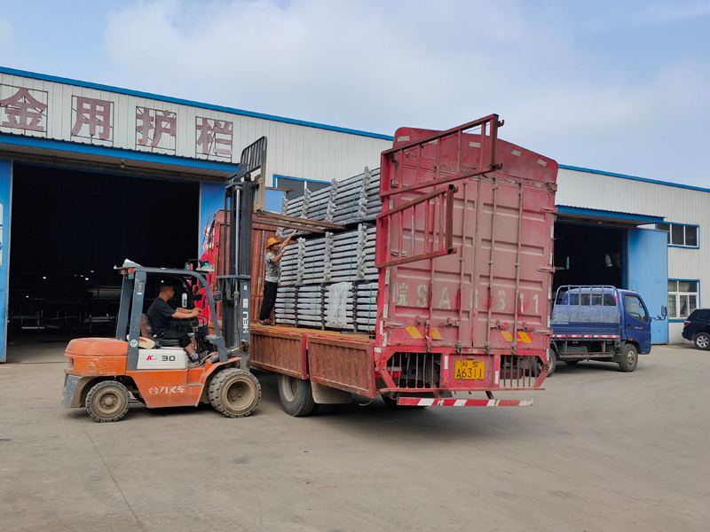 金用護欄2021年9月2日鋅鋼陽臺護欄發(fā)貨! 金用護欄2021年9月2日鋅鋼陽臺護欄發(fā)貨!