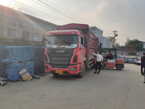 金用護欄2021年11月3日鋅鋼百葉窗發貨！