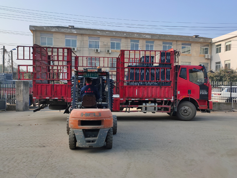 金用護欄2021年11月29日鋅鋼百葉窗發貨！