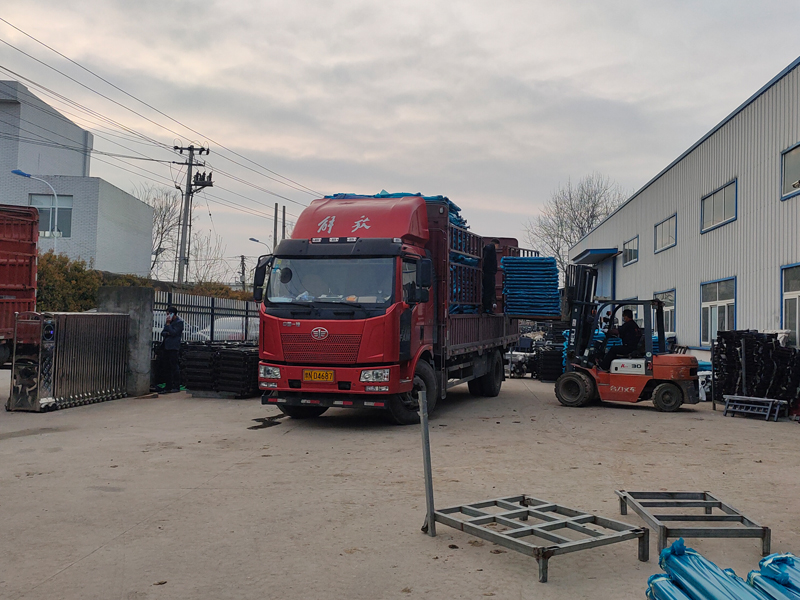 金用護欄2022年3月21日鋅鋼陽臺欄桿裝車發貨！