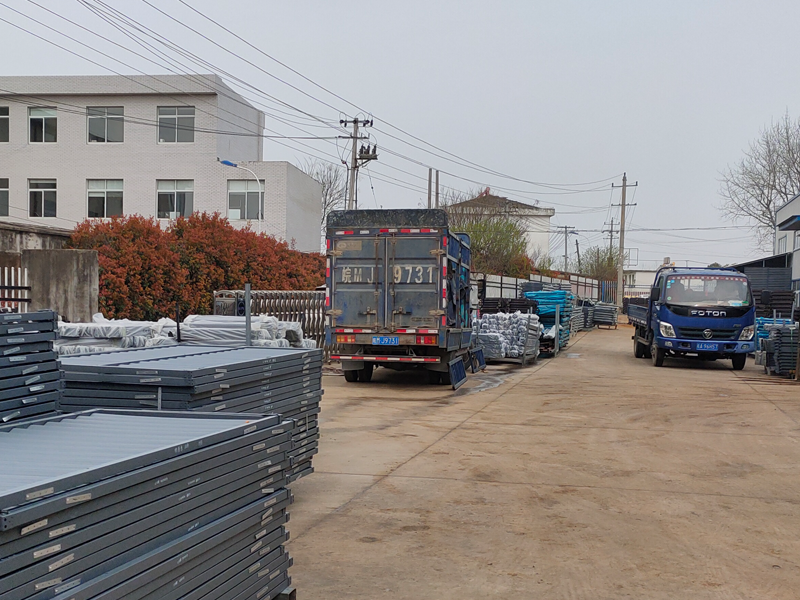 金用護欄2022年3月26日鋅鋼百葉窗裝車發貨！