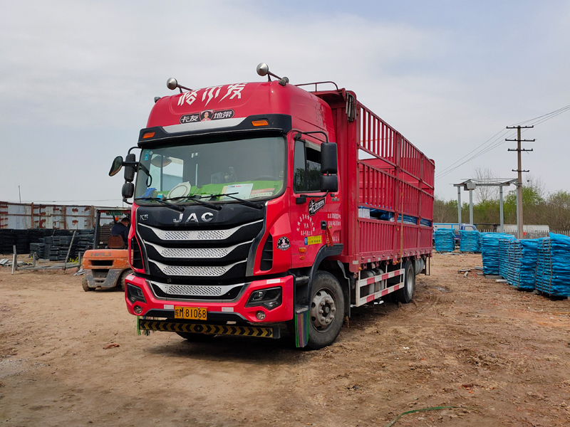 金用護(hù)欄2022年4月1日護(hù)窗欄桿裝車(chē)發(fā)貨！