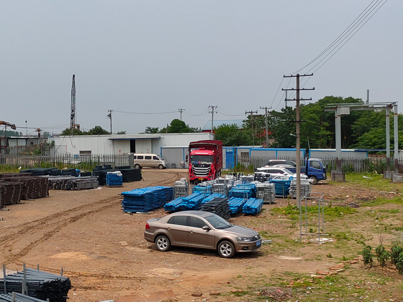 金用護(hù)欄2022年6月2日鋅鋼百葉窗裝車發(fā)貨！