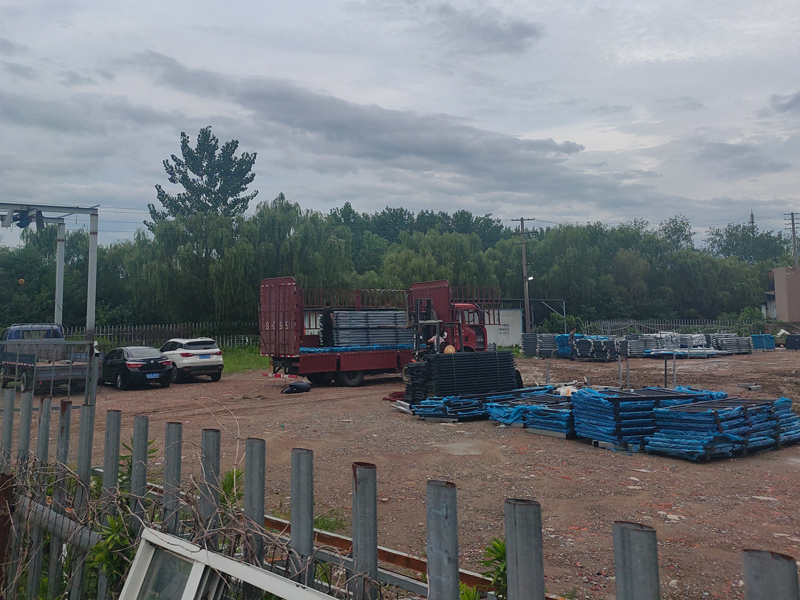 金用護欄2022年7月7日鋅鋼陽臺護欄裝車發(fā)貨！