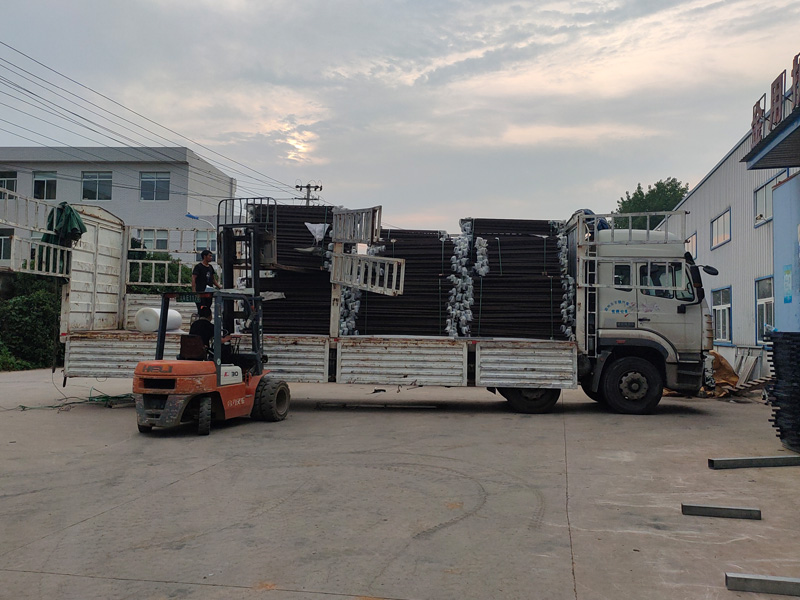 金用護欄2022年7月15日鋅鋼飄窗欄桿裝車發貨！