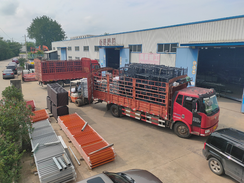 金用護欄2022年7月29日鋅鋼空調欄桿裝車發貨! 金用護欄2022年7月29日鋅鋼空調欄桿裝車發貨!