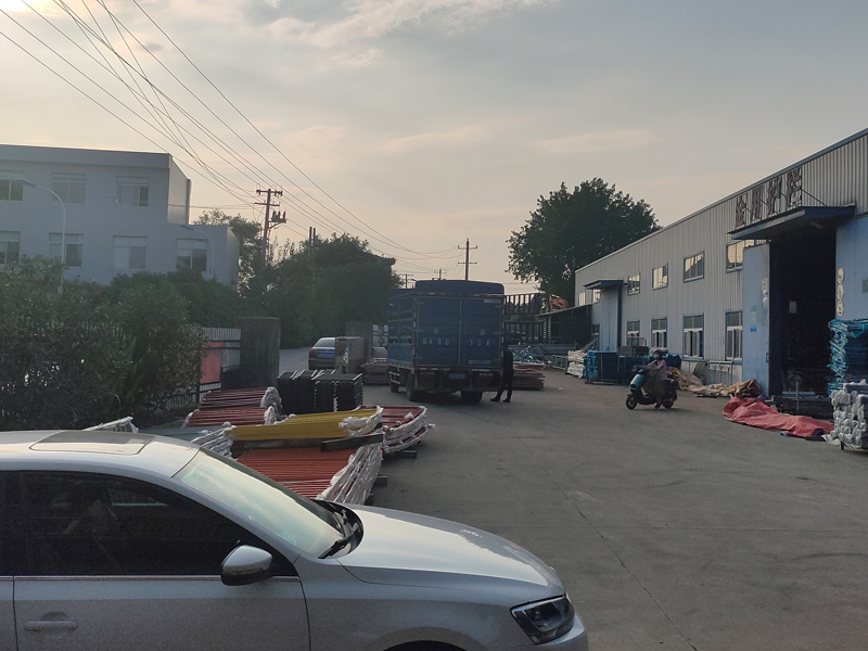 金用護欄2022年8月1日鋅鋼飄窗欄桿裝車發貨! 金用護欄2022年8月1日鋅鋼飄窗欄桿裝車發貨!