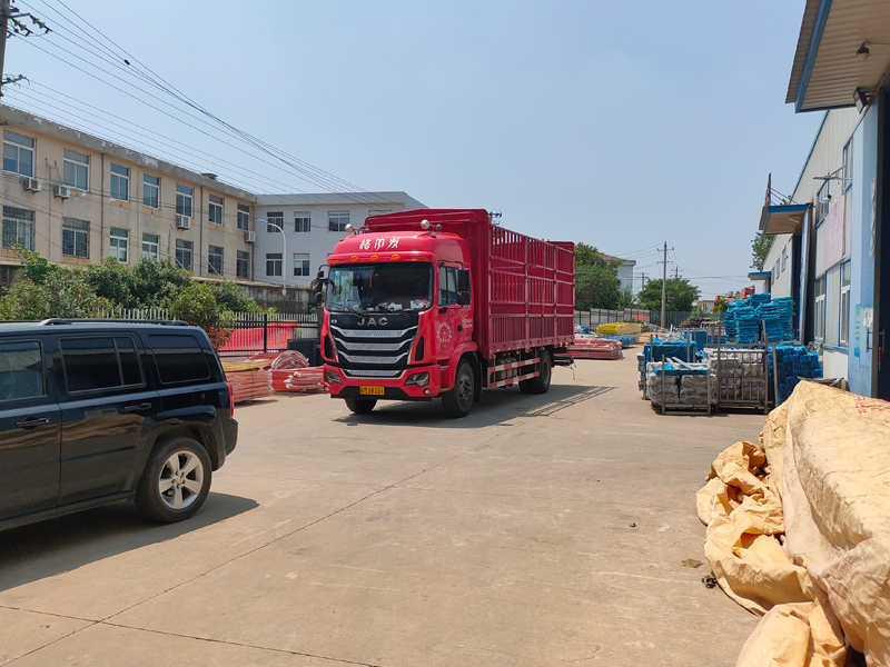 金用護欄2022年8月4日鋅鋼飄窗欄桿裝車發貨！