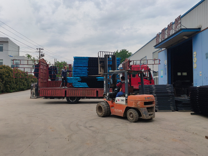 金用護(hù)欄2023年4月27日鋅鋼圍墻護(hù)欄裝車(chē)發(fā)貨！