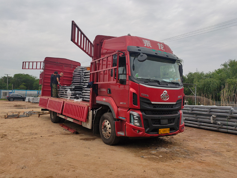 金用護欄2023年5月9日鋅鋼陽臺欄桿裝車發貨! 金用護欄2023年5月9日鋅鋼陽臺欄桿裝車發貨!