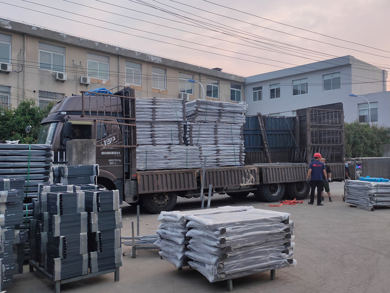 2023年6月15日鋅鋼護窗欄桿裝車發貨！