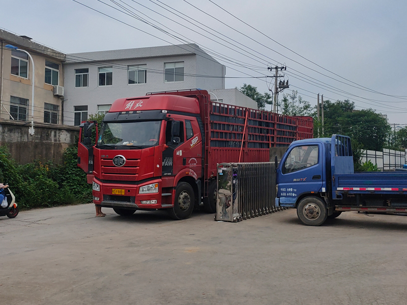 2023年6月21日鋁合金百葉窗裝車發(fā)貨! 2023年6月21日鋁合金百葉窗裝車發(fā)貨!