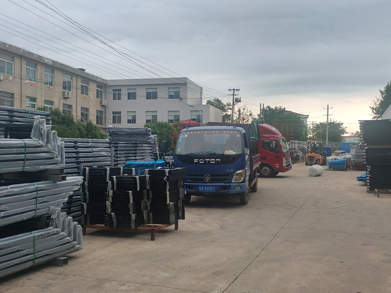 2023年7月4日鋅鋼飄窗護欄裝車發(fā)貨! 2023年7月4日鋅鋼飄窗護欄裝車發(fā)貨!