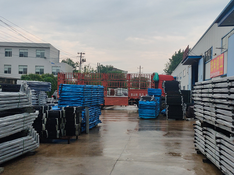 2023年7月7日鋅鋼連廊護(hù)欄裝車發(fā)貨！