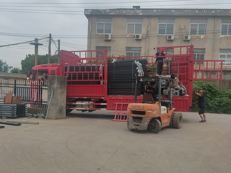 2023年7月17日鋅鋼飄窗護欄裝車發(fā)貨！