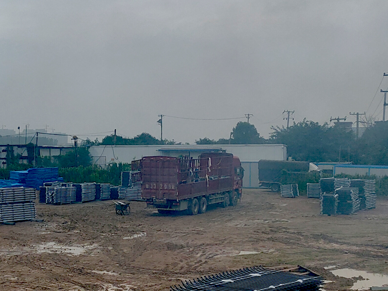 2023年7月20日鋅鋼連廊欄桿裝車發貨！