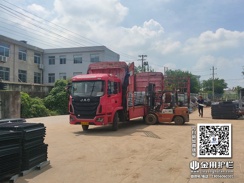 2023年8月3日鋅鋼陽臺護欄裝車發貨! 2023年8月3日鋅鋼陽臺護欄裝車發貨!