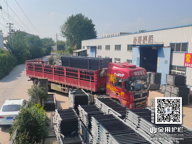 2023年8月21日鋅鋼圍墻護(hù)欄裝車發(fā)貨！