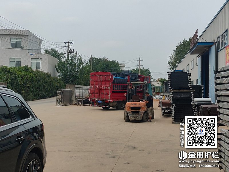 2023年8月28日鋅鋼百葉窗裝車發(fā)貨！