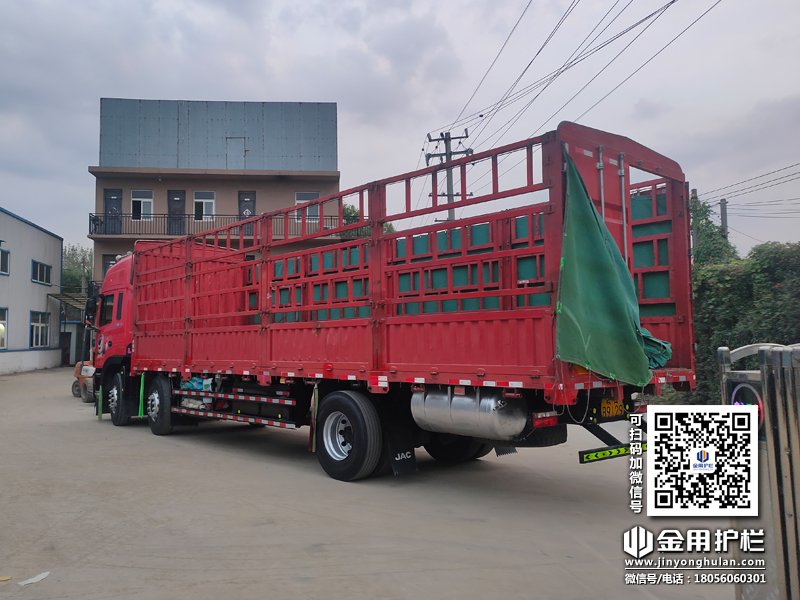 2023年10月14日鋅鋼百葉窗裝車發貨！