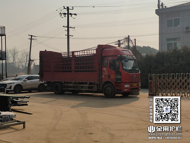 2023年12月28日鋅鋼圍墻護欄裝車發(fā)貨！