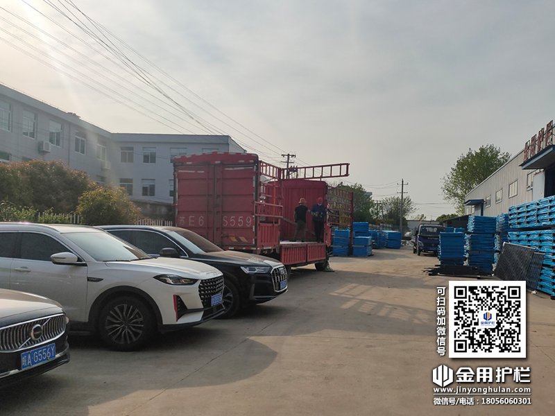 2024年4月11日鋅鋼百葉窗裝車發(fā)貨! 2024年4月11日鋅鋼百葉窗裝車發(fā)貨!