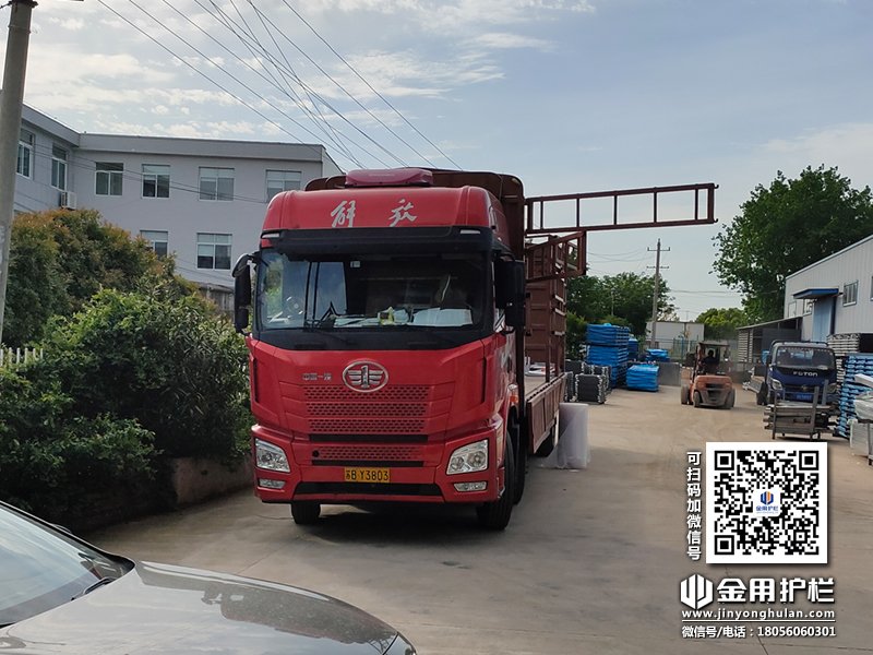 2024年4月24日鋅鋼護窗欄桿裝車發(fā)貨！