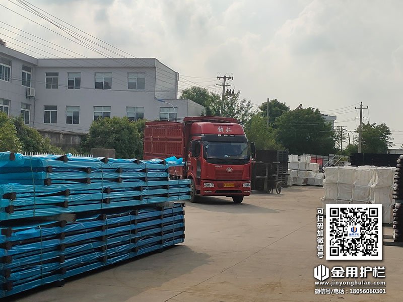 2024年5月27日鋅鋼百葉窗裝車發貨！