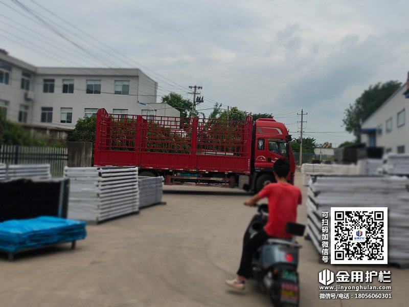 2024年7月9日鋅鋼百葉窗裝車發貨！